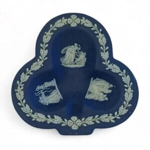 Wedgwood Portland Blue Clover Small Pin Decorative Plate Collectible